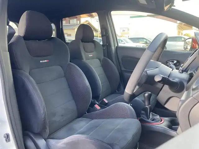 日産 ノート ニスモS 香川県 2017(平29)年 6.7万km ホワイト 純正メモリナビ（MM317D-W ）/・Bluetooth接続/・フルセグTV/・AM/FM/・CD/DVD/バックカメラ/LEDヘッドライト/純正17インチアルミホイール/純正ドアバイザー/純正フロアマット/ETC/プッシュスタート/スマートキー/HKSマフラー/HR16DEエンジン（ニスモ専用チューン）/車速感応電動パワーステアリング/ニスモ専用フロアバンパー/ニスモ専用チューニングスポーツサスペンション/ニスモ専用アルミ製アクセル・ブレーキ・クラッチペダル・アルミ製フットレスト/５MT