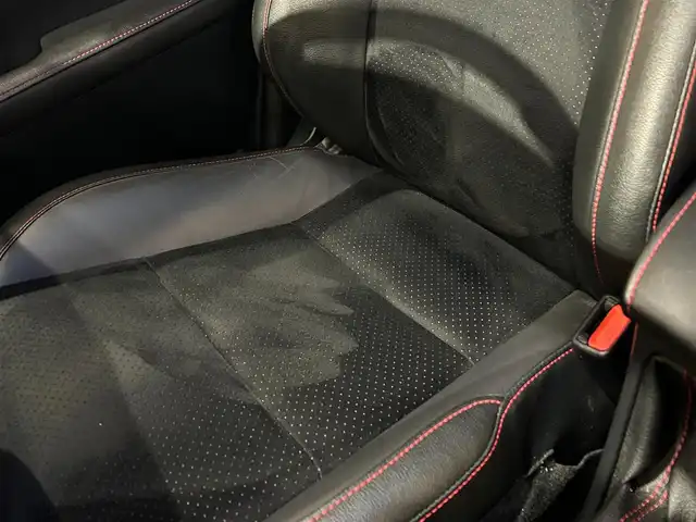 トヨタ ハイラックス Z GRスポーツ 富山県 2022(令4)年 2.8万km スーパーホワイトⅡ AERO KLAS製キャノピー/Bi-BeamLEDヘッドランプ/パノラミックビューモニター/レーダークルーズコントロール/ブリクラッシュセーフティ/レーンディパーチャーアラート/専用18インチAW/スタッドレスタイヤAWセット/ハーフレザーシート/クリアランスソナー