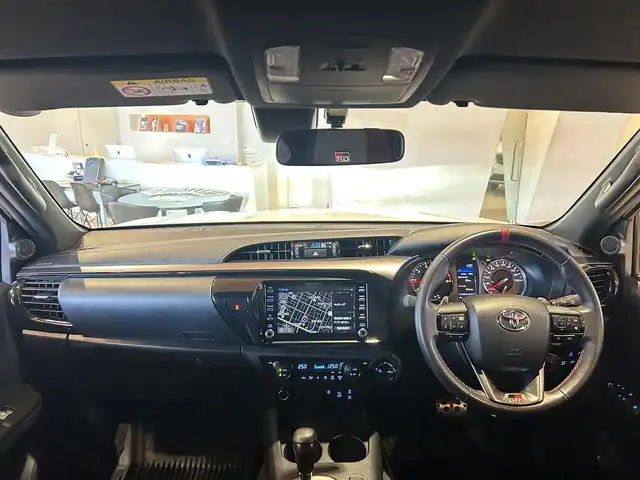 トヨタ ハイラックス Z GRスポーツ 富山県 2022(令4)年 2.8万km スーパーホワイトⅡ AERO KLAS製キャノピー/Bi-BeamLEDヘッドランプ/パノラミックビューモニター/レーダークルーズコントロール/ブリクラッシュセーフティ/レーンディパーチャーアラート/専用18インチAW/スタッドレスタイヤAWセット/ハーフレザーシート/クリアランスソナー