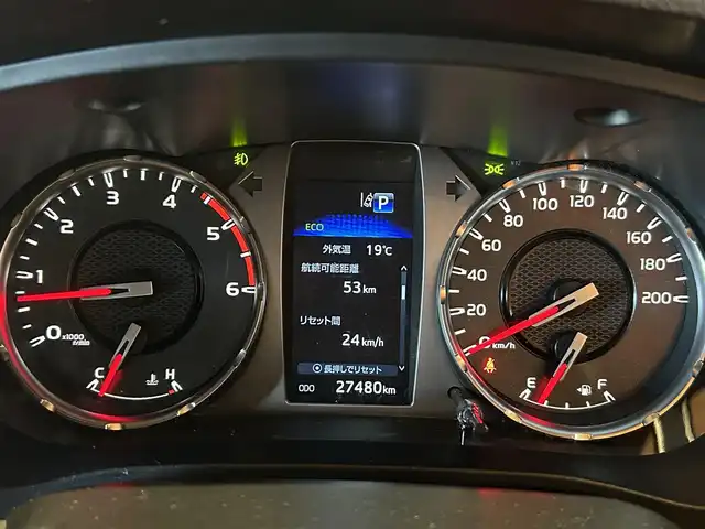 トヨタ ハイラックス Z GRスポーツ 富山県 2022(令4)年 2.8万km スーパーホワイトⅡ AERO KLAS製キャノピー/Bi-BeamLEDヘッドランプ/パノラミックビューモニター/レーダークルーズコントロール/ブリクラッシュセーフティ/レーンディパーチャーアラート/専用18インチAW/スタッドレスタイヤAWセット/ハーフレザーシート/クリアランスソナー