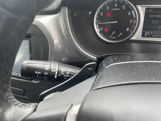 スズキ エスクード 愛知県 2016(平28)年 8.2万km クールホワイトパール 社外SDナビ(FM/AM/CD/DVD/BT/HDMI/iPod/USB/ワンセグ)/衝突軽減ブレーキ/全車速追従機能付クルーズコントロール/バックカメラ/ハーフレザーシート/HIDヘッドライト/フォグランプ/電動格納ミラー/純正AW17インチ/防眩ミラー/アイドリングストップ/ETC/プッシュスタート/スマートキー/ステアリングリモコン/ハンズフリー/ABS/取扱説明書・保証書