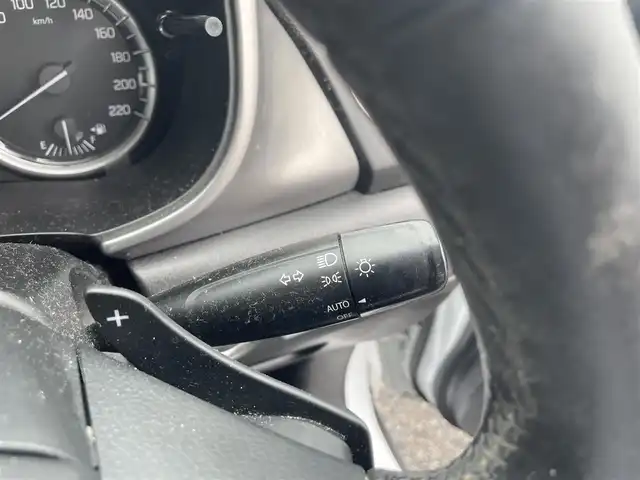 スズキ エスクード 愛知県 2016(平28)年 8.2万km クールホワイトパール 社外SDナビ(FM/AM/CD/DVD/BT/HDMI/iPod/USB/ワンセグ)/衝突軽減ブレーキ/全車速追従機能付クルーズコントロール/バックカメラ/ハーフレザーシート/HIDヘッドライト/フォグランプ/電動格納ミラー/純正AW17インチ/防眩ミラー/アイドリングストップ/ETC/プッシュスタート/スマートキー/ステアリングリモコン/ハンズフリー/ABS/取扱説明書・保証書