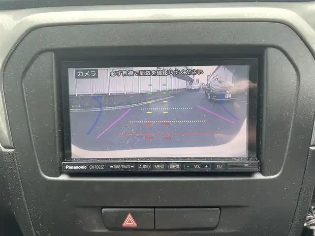 スズキ エスクード 愛知県 2016(平28)年 8.2万km クールホワイトパール 社外SDナビ(FM/AM/CD/DVD/BT/HDMI/iPod/USB/ワンセグ)/衝突軽減ブレーキ/全車速追従機能付クルーズコントロール/バックカメラ/ハーフレザーシート/HIDヘッドライト/フォグランプ/電動格納ミラー/純正AW17インチ/防眩ミラー/アイドリングストップ/ETC/プッシュスタート/スマートキー/ステアリングリモコン/ハンズフリー/ABS/取扱説明書・保証書