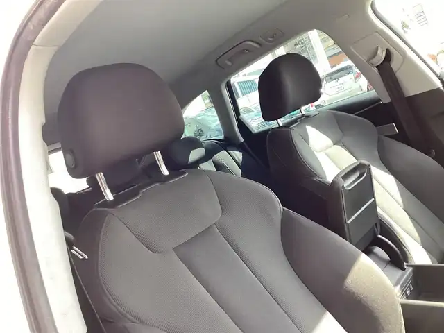 アウディ Ａ４ アバント 1．4TFSIスポーツ 愛知県 2016(平28)年 8.1万km パール ワンオーナー　/メーカーナビ　/フルセグ　/バックカメラ　/パワーバックドア　/パドルシフト　/ステアリングスイッチ　/ビルトインＥＴＣ　/ＨＩＤヘッド　/シートヒーター　/パワーシート　/ＩＳＯＦＩＸ　/コーナーセンサー　/スペアキー　/保証書