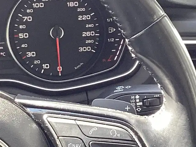 アウディ Ａ４ アバント 1．4TFSIスポーツ 愛知県 2016(平28)年 8.1万km パール ワンオーナー　/メーカーナビ　/フルセグ　/バックカメラ　/パワーバックドア　/パドルシフト　/ステアリングスイッチ　/ビルトインＥＴＣ　/ＨＩＤヘッド　/シートヒーター　/パワーシート　/ＩＳＯＦＩＸ　/コーナーセンサー　/スペアキー　/保証書