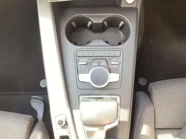 アウディ Ａ４ アバント 1．4TFSIスポーツ 愛知県 2016(平28)年 8.1万km パール ワンオーナー　/メーカーナビ　/フルセグ　/バックカメラ　/パワーバックドア　/パドルシフト　/ステアリングスイッチ　/ビルトインＥＴＣ　/ＨＩＤヘッド　/シートヒーター　/パワーシート　/ＩＳＯＦＩＸ　/コーナーセンサー　/スペアキー　/保証書