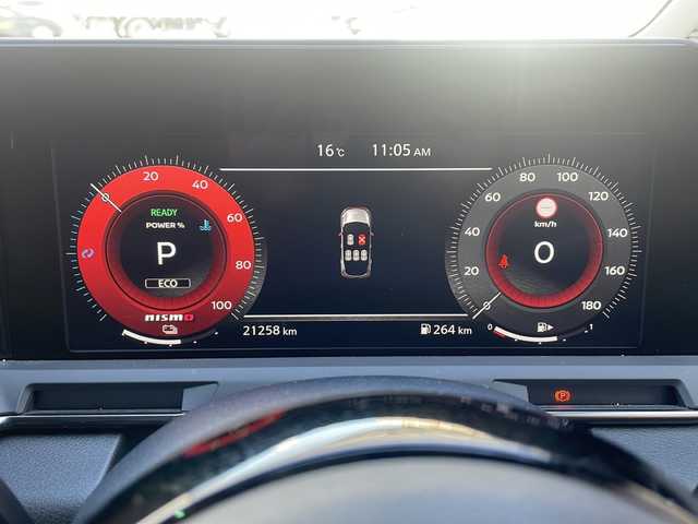 日産 オーラ ニスモ 兵庫県 2021(令3)年 2.2万km スーパーブラック ワンオーナー/Nissan connectナビゲーションシステム/　Bluetooth/HDMI/USB/AppleCarPlay/AM/FM/純正ドライブレコーダー（前後）/純正ビルトインETC2.0/アラウンドビューモニター/フルセグテレビ（走行中視聴不可）/プロパイロット/エマージェンシーブレーキ/デジタルインナーミラー/ブライドスポットモニター/オートホールド/ステアリングヒーター/シートヒーター（D+N席）/アダプティブクルーズコントロール/アンチロック・ブレーキ・システム/レーンキープアシスト/前後コーナーセンサー/横滑り防止装置/盗難防止装置/オートマチックハイビーム/LEDヘッドライト/純正フロアマット/純正アルミホイール（17インチ）/パワーステアリング/パワーウィンドウ/qi充電/スペアキー（1本）/保証書/取扱説明書