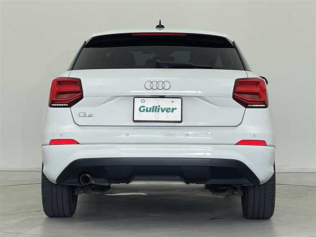 アウディ Ｑ２ 30TFSIスポーツ 群馬県 2020(令2)年 7.2万km グレイシアホワイトメタリック コンフォートパッケージ/・MMIナビゲーションシステム/・8.3インチカラーディスプレイ/・Audi connect/・スマートフィンインターフェイス/・TVチューナー/8スピーカー/・ETC車載器/Assistance＆safety/・アダプティブクルーズコントロール/・リヤビューカメラ/・エレクトロメカニカルパーキングブレーキ/・アウディホールドアシスト/・タイヤプレッシャーワーニング/・アドバンストキーシステム/アシスタンスパッケージ/・アウディアクティブレーンアシスト/・トラフィックジャムアシスト/・アウディサイドアシスト/・リヤクロストラフィックアシスト/・ハイビームアシスト/ ・アウディプレセンスベーシック/バーチャルコックピット/・12.3インチメーター/オートマチックテールゲート/LEDヘッドライト