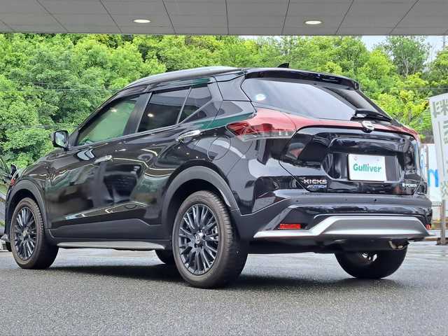日産 キックス オーテック 大阪府 2022(令4)年 1.7万km ピュアブラック /禁煙ワンオーナー//プロパイロット//衝突被害軽減ブレーキ//純正SDナビ/MM321D-L//CD/DVD/フルTV/BT//全方位カメラ//追従式クルーズコントロール//デジタルインナーミラー//前席シートヒーター//ETC//前後ドラレコ//USB入力端子//純正アルミホイール//スマートキー