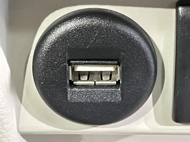 スズキ ラパン X 愛知県 2017(平29)年 4.1万km フォーンベージュメタリック/ホワイト2トーンルーフ 純正ナビ　/（ディスク/ラジオ/フルセグTV/USB/iPod/Bluetooth/aha/AUX)/アラウンドビューモニター　/衝突軽減ブレーキ　/シートヒーター　/ビルトインＥＴＣ　/アイドリングストップ　/ＵＳＢ接続　/アクセサリーソケット/ＬＥＤヘッドランプ　/ステアリングスイッチ　/プッシュスタート　/　　-スマートキー/横滑り防止/純正フロアマット/ISOFIX/電格ミラー