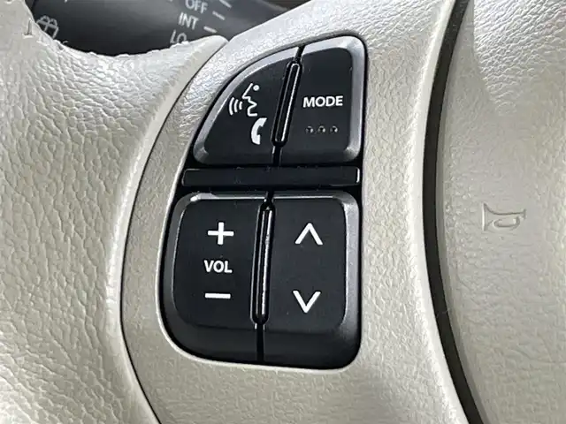 スズキ ラパン X 愛知県 2017(平29)年 4.1万km フォーンベージュメタリック/ホワイト2トーンルーフ 純正ナビ　/（ディスク/ラジオ/フルセグTV/USB/iPod/Bluetooth/aha/AUX)/アラウンドビューモニター　/衝突軽減ブレーキ　/シートヒーター　/ビルトインＥＴＣ　/アイドリングストップ　/ＵＳＢ接続　/アクセサリーソケット/ＬＥＤヘッドランプ　/ステアリングスイッチ　/プッシュスタート　/　　-スマートキー/横滑り防止/純正フロアマット/ISOFIX/電格ミラー