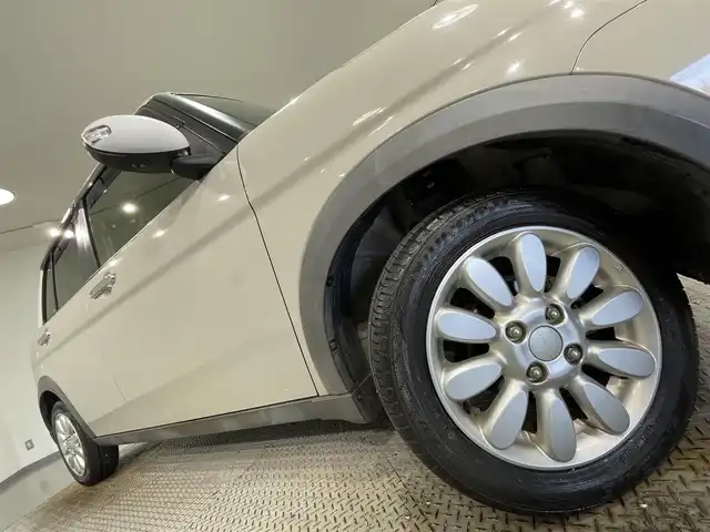 スズキ ラパン X 愛知県 2017(平29)年 4.1万km フォーンベージュメタリック/ホワイト2トーンルーフ 純正ナビ　/（ディスク/ラジオ/フルセグTV/USB/iPod/Bluetooth/aha/AUX)/アラウンドビューモニター　/衝突軽減ブレーキ　/シートヒーター　/ビルトインＥＴＣ　/アイドリングストップ　/ＵＳＢ接続　/アクセサリーソケット/ＬＥＤヘッドランプ　/ステアリングスイッチ　/プッシュスタート　/　　-スマートキー/横滑り防止/純正フロアマット/ISOFIX/電格ミラー