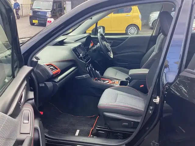 スバル フォレスター X－ブレイク 神奈川県 2018(平30)年 3.6万km クリスタルブラックシリカ 純正SDナビ/(AM/FM/TV/BT/SD/CD/DVD/USB)/バックカメラ/サイド/アイサイトVer3/アイサイトセイフティプラス/プリクラッシュブレーキ/車線逸脱警報/リアビークルディテクション/後退時自動ブレーキ/レーダークルーズコントロール/ステアリング連動ヘッドランプ/ETC/全席シートヒーター/ステアリングヒーター/D/N側パワーシート/シートメモリー/パドルシフト/保証書/取扱説明書/記録簿/スペアキー1