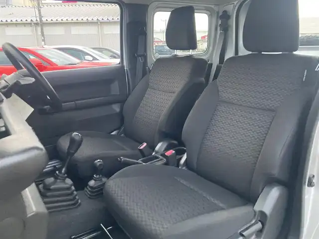 スズキ ジムニー XG 島根県 2021(令3)年 3.4万km シルキーシルバーメタリック ワンオーナー /社外オーディオプレイヤー(ラジオ/CD/USB/BT)/5MT/切り替え4WD/ハロゲンライト/LEDルームランプ/純正ゴムマット/取扱説明書/保証書
