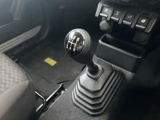 スズキ ジムニー XG 島根県 2021(令3)年 3.4万km シルキーシルバーメタリック ワンオーナー /社外オーディオプレイヤー(ラジオ/CD/USB/BT)/5MT/切り替え4WD/ハロゲンライト/LEDルームランプ/純正ゴムマット/取扱説明書/保証書