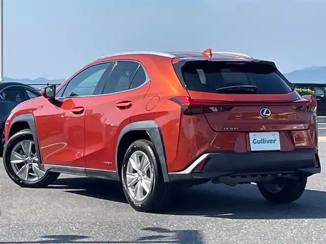 レクサス ＵＸ 250h バージョンC 島根県 2019(令1)年 5.2万km ブレージングカーネリアンコントラストレイヤリング 純正ナビ/CD/DVD/DTV/Bluetooth/USB/パノラミックビューモニター/レーダークルーズコントロール/白革シート/パワーシート/メモリーシート /シートヒーター /ステアリングヒーター/ステアリングスイッチ/クリアランスソナー /BSM/HUD/三眼LEDオートライト/オートマチックハイビーム /純正アルミホイール/アルミホイール付きスタッドレス積込/スマートキー/プッシュスタート /純正フロアマット/前後ドライブレコーダー/パワーバックドア