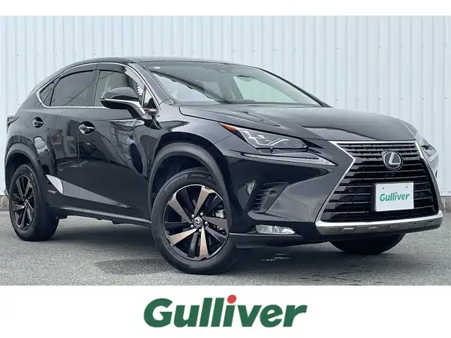レクサス ＮＸ 300h バージョンL 福岡県 2017(平29)年 6.5万km グラファイトブラックガラスフレーク メーカーナビ/フルセグTV/CD/DVD/BT/SD/AUX/Miracast/バック/サイドカメラ/ＰＣＳ/ＬＤＡ/BSM/クリアランスソナー/赤レザー/ハンズフリーパワーバックドア/全席シートヒーター/前席エアシート/全席パワーシート/D席シートメモリー/ハンドルヒーター/レーダークルーズコントロール/LEDオートライト/オートハイビーム/フォグランプ/革巻きステアリング/パドルシフト/ビルトインETC2.0/AC100V/電動パーキング/ブレーキホールド/スマートキー/プッシュスタート