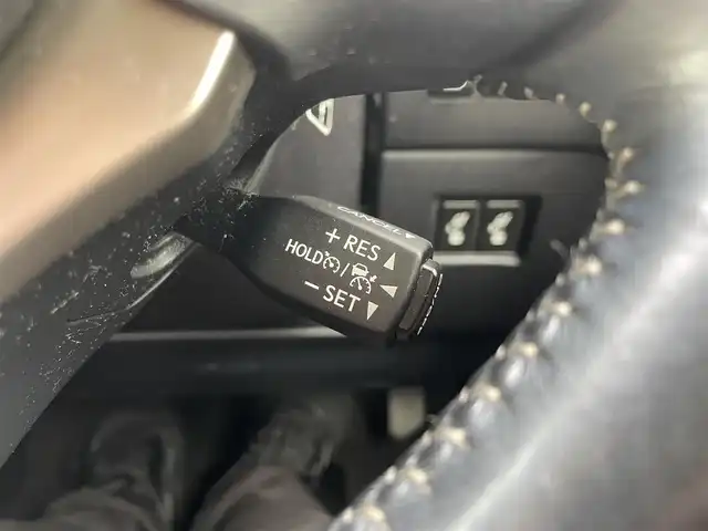 レクサス ＮＸ 300h バージョンL 福岡県 2017(平29)年 6.5万km グラファイトブラックガラスフレーク メーカーナビ/フルセグTV/CD/DVD/BT/SD/AUX/Miracast/バック/サイドカメラ/ＰＣＳ/ＬＤＡ/BSM/クリアランスソナー/赤レザー/ハンズフリーパワーバックドア/全席シートヒーター/前席エアシート/全席パワーシート/D席シートメモリー/ハンドルヒーター/レーダークルーズコントロール/LEDオートライト/オートハイビーム/フォグランプ/革巻きステアリング/パドルシフト/ビルトインETC2.0/AC100V/電動パーキング/ブレーキホールド/スマートキー/プッシュスタート