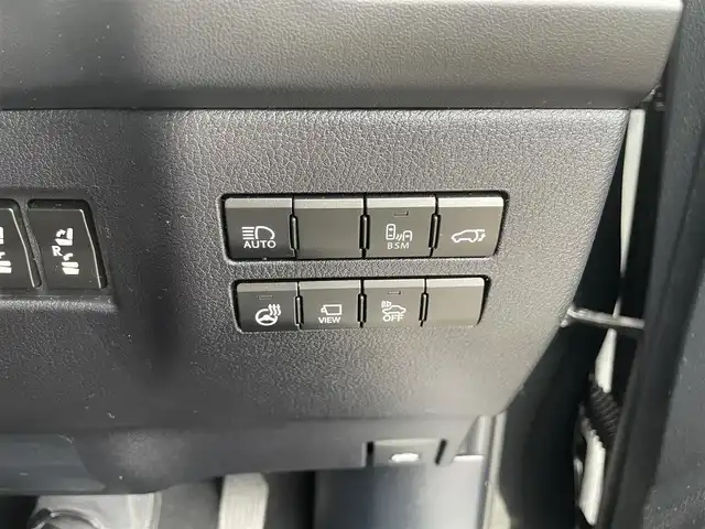 レクサス ＮＸ 300h バージョンL 福岡県 2017(平29)年 6.5万km グラファイトブラックガラスフレーク メーカーナビ/フルセグTV/CD/DVD/BT/SD/AUX/Miracast/バック/サイドカメラ/ＰＣＳ/ＬＤＡ/BSM/クリアランスソナー/赤レザー/ハンズフリーパワーバックドア/全席シートヒーター/前席エアシート/全席パワーシート/D席シートメモリー/ハンドルヒーター/レーダークルーズコントロール/LEDオートライト/オートハイビーム/フォグランプ/革巻きステアリング/パドルシフト/ビルトインETC2.0/AC100V/電動パーキング/ブレーキホールド/スマートキー/プッシュスタート