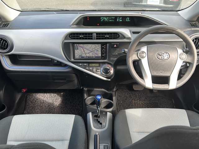 トヨタ アクア S 千葉県 2013(平25)年 12.5万km コバルトブルーメタリック 社外ナビゲーション/ＴＶ/ＣＤ、ＤＶＤ、ＡＵＸ、Ｂｌｕｅｔｏｏｔｈ/ＥＴＣ/バックカメラ/プッシュスタート/スマートキー/Ｗエアバッグ/純正アルミホイール/取扱説明書/保証書/記録簿