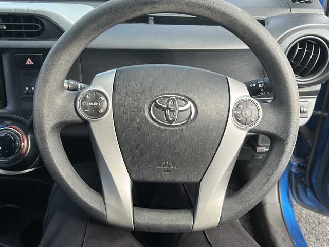 トヨタ アクア S 千葉県 2013(平25)年 12.5万km コバルトブルーメタリック 社外ナビゲーション/ＴＶ/ＣＤ、ＤＶＤ、ＡＵＸ、Ｂｌｕｅｔｏｏｔｈ/ＥＴＣ/バックカメラ/プッシュスタート/スマートキー/Ｗエアバッグ/純正アルミホイール/取扱説明書/保証書/記録簿