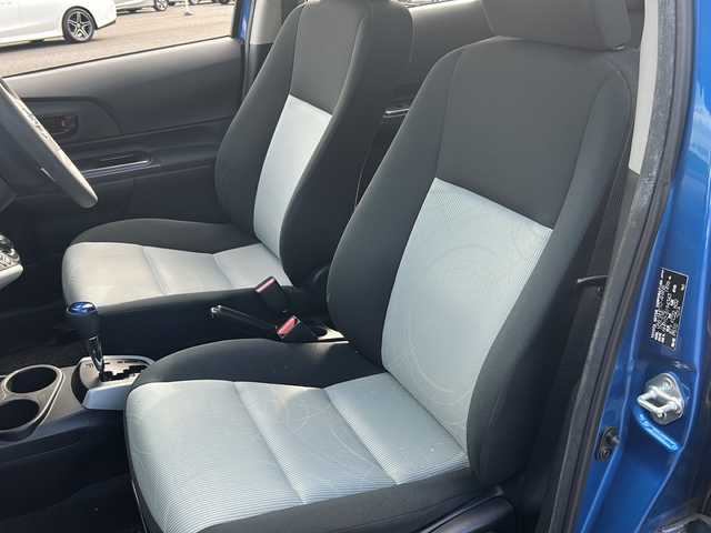 トヨタ アクア S 千葉県 2013(平25)年 12.5万km コバルトブルーメタリック 社外ナビゲーション/ＴＶ/ＣＤ、ＤＶＤ、ＡＵＸ、Ｂｌｕｅｔｏｏｔｈ/ＥＴＣ/バックカメラ/プッシュスタート/スマートキー/Ｗエアバッグ/純正アルミホイール/取扱説明書/保証書/記録簿