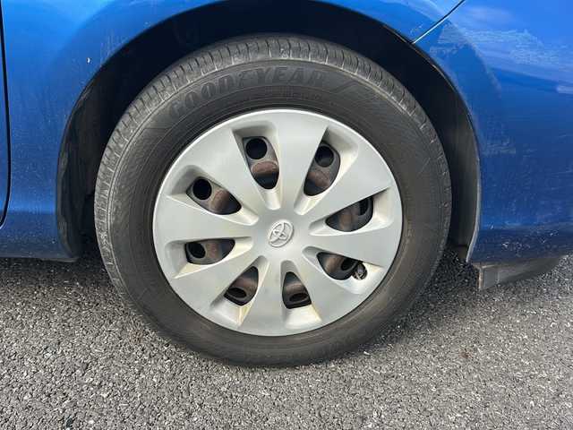 トヨタ アクア S 千葉県 2013(平25)年 12.5万km コバルトブルーメタリック 社外ナビゲーション/ＴＶ/ＣＤ、ＤＶＤ、ＡＵＸ、Ｂｌｕｅｔｏｏｔｈ/ＥＴＣ/バックカメラ/プッシュスタート/スマートキー/Ｗエアバッグ/純正アルミホイール/取扱説明書/保証書/記録簿