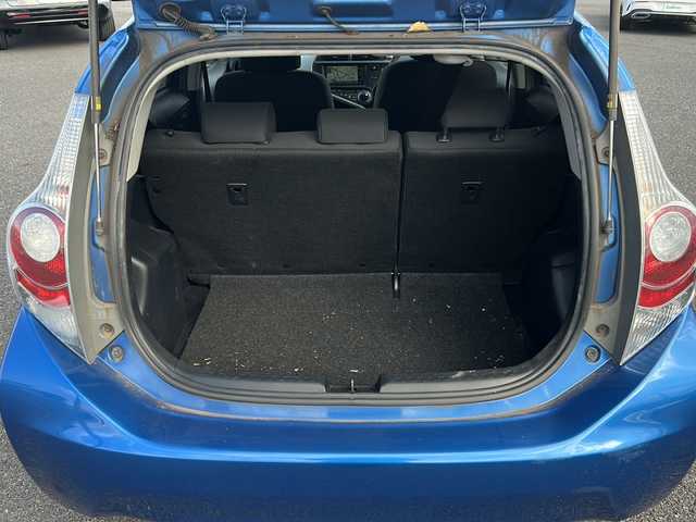 トヨタ アクア S 千葉県 2013(平25)年 12.5万km コバルトブルーメタリック 社外ナビゲーション/ＴＶ/ＣＤ、ＤＶＤ、ＡＵＸ、Ｂｌｕｅｔｏｏｔｈ/ＥＴＣ/バックカメラ/プッシュスタート/スマートキー/Ｗエアバッグ/純正アルミホイール/取扱説明書/保証書/記録簿