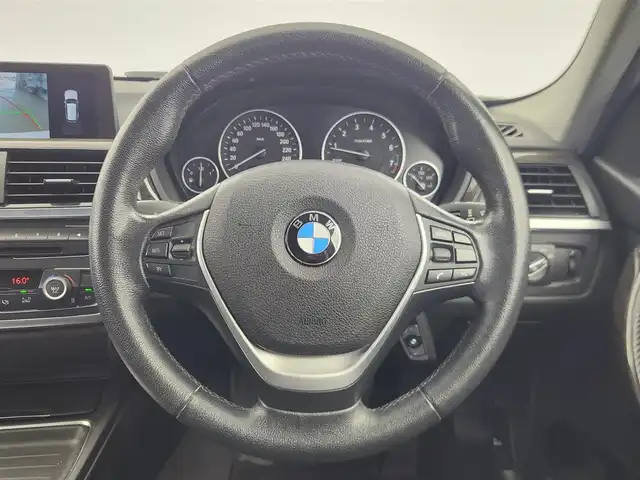 ＢＭＷ ３２０ｉ ツーリング ラグジュアリー 愛知県 2014(平26)年 8.7万km ミネラルホワイト ナビ　/バックカメラ　/クルコン　/パワーシート　/ビルトＥＴＣ　/パワー/バックドア　/ＭＴモード　/プッシュスタート　/ＡＵＸ　/ＵＳＢ　/ルーフレール　/フロアマット　/アルミホイール　/スマートキー　/保証書　/取説　/記録簿
