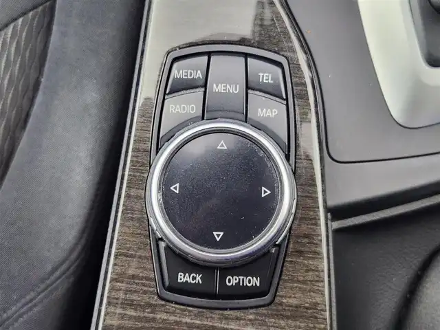 ＢＭＷ ３２０ｉ ツーリング ラグジュアリー 愛知県 2014(平26)年 8.7万km ミネラルホワイト ナビ　/バックカメラ　/クルコン　/パワーシート　/ビルトＥＴＣ　/パワー/バックドア　/ＭＴモード　/プッシュスタート　/ＡＵＸ　/ＵＳＢ　/ルーフレール　/フロアマット　/アルミホイール　/スマートキー　/保証書　/取説　/記録簿