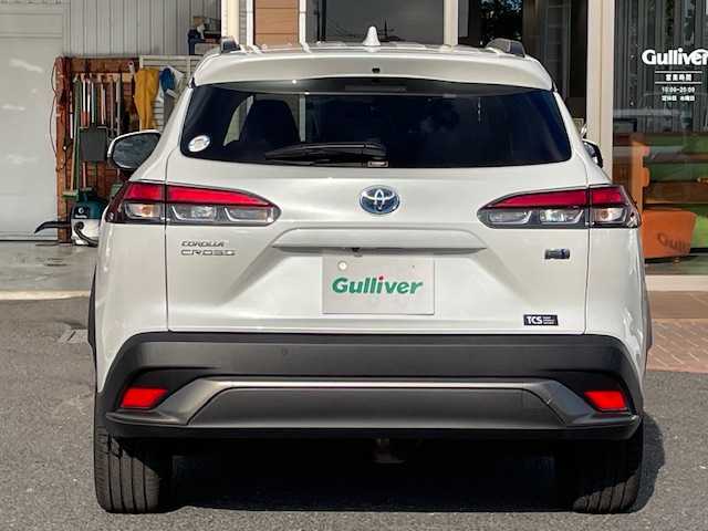 トヨタ カローラ クロス ハイブリッド Z 埼玉県 2023(令5)年 0.3万km プラチナホワイトパールマイカ 純正ナビ（Ｂｌｕｅｔｏｏｔｈ、ＣＤ、ＤＶＤ）/全方位カメラ/ＥＴＣ2.0/前後ドラレコ/デジタルインナーミラー/追従走行有クルコン/D席パワーシート/D＋N席シートヒーター/オートライト/オートマチックハイビーム/USB入力端子/衝突被害軽減システム/ダブルエアバッグ/レーンキープアシスト/横滑り防止装置/前後コーナーセンサー/LEDヘッド/純正フロアマット/純正アルミ/電動リアゲート/ハーフレザーシート/スペアキー/ナビ取扱説明書/保証書/取扱説明書/プッシュスタート