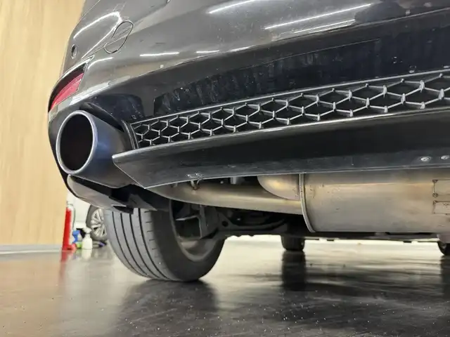 マツダ マツダ３ファストバック 20S プロアクティブ 三重県 2021(令3)年 8.6万km ジェットブラックマイカ 2.0L ガソリン/FF/6F/10.25インチナビ/（FM/AM/Bluetooth/USB/CD/DVD/TV/メモリーオーディオ/HDMI/CarPlay/AndroidAuto）/【OP】360°ビュー・モニター*/BOSEサウンドシステム（AUDIOPILOT2＋CenterPoint2＋12スピーカー）/純正エアロ『シグネチャースタイル』/ドライブレコーダー全方位/ETC/LegSport 2本出し チタンテールマフラー（エンドΦ100・車検OK）/i-ACTIVSENSE/運転支援/・速度標識警報/・ドライバーモニタリング*/リスク警報/・側方接近車両検知（前後）/・車線逸脱警報システム/・ブラインドスポットモニタリング/リスク回避支援/・ディスタンス＆スピードアラート/・レーンキープアシストシステム/事故回避支援/・スマートブレーキサポート（前進・後進）/・パーキングセンサー（前*後）/装備/・アクティブドライビングディスプレイ（HUD）/・電子パーキングブレーキ＆オートホールド/・左右独立オートエアコン/・レインセンサーワイパー/・オートライト/・アダプティブLEDヘッドライト（ALH）/・ステアリングスイッチ/・純正18inAW/・自動防眩ルームミラー/・保/・スマートキーx2/など