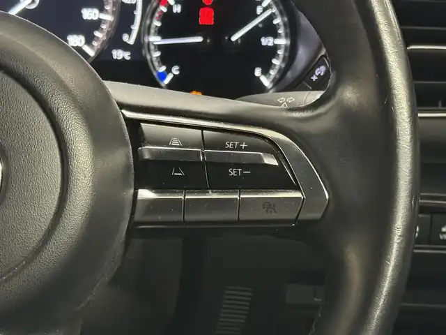 マツダ マツダ３ファストバック 20S プロアクティブ 三重県 2021(令3)年 8.6万km ジェットブラックマイカ 2.0L ガソリン/FF/6F/10.25インチナビ/（FM/AM/Bluetooth/USB/CD/DVD/TV/メモリーオーディオ/HDMI/CarPlay/AndroidAuto）/【OP】360°ビュー・モニター*/BOSEサウンドシステム（AUDIOPILOT2＋CenterPoint2＋12スピーカー）/純正エアロ『シグネチャースタイル』/ドライブレコーダー全方位/ETC/LegSport 2本出し チタンテールマフラー（エンドΦ100・車検OK）/i-ACTIVSENSE/運転支援/・速度標識警報/・ドライバーモニタリング*/リスク警報/・側方接近車両検知（前後）/・車線逸脱警報システム/・ブラインドスポットモニタリング/リスク回避支援/・ディスタンス＆スピードアラート/・レーンキープアシストシステム/事故回避支援/・スマートブレーキサポート（前進・後進）/・パーキングセンサー（前*後）/装備/・アクティブドライビングディスプレイ（HUD）/・電子パーキングブレーキ＆オートホールド/・左右独立オートエアコン/・レインセンサーワイパー/・オートライト/・アダプティブLEDヘッドライト（ALH）/・ステアリングスイッチ/・純正18inAW/・自動防眩ルームミラー/・保/・スマートキーx2/など