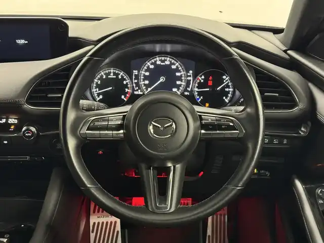 マツダ マツダ３ファストバック 20S プロアクティブ 三重県 2021(令3)年 8.6万km ジェットブラックマイカ 2.0L ガソリン/FF/6F/10.25インチナビ/（FM/AM/Bluetooth/USB/CD/DVD/TV/メモリーオーディオ/HDMI/CarPlay/AndroidAuto）/【OP】360°ビュー・モニター*/BOSEサウンドシステム（AUDIOPILOT2＋CenterPoint2＋12スピーカー）/純正エアロ『シグネチャースタイル』/ドライブレコーダー全方位/ETC/LegSport 2本出し チタンテールマフラー（エンドΦ100・車検OK）/i-ACTIVSENSE/運転支援/・速度標識警報/・ドライバーモニタリング*/リスク警報/・側方接近車両検知（前後）/・車線逸脱警報システム/・ブラインドスポットモニタリング/リスク回避支援/・ディスタンス＆スピードアラート/・レーンキープアシストシステム/事故回避支援/・スマートブレーキサポート（前進・後進）/・パーキングセンサー（前*後）/装備/・アクティブドライビングディスプレイ（HUD）/・電子パーキングブレーキ＆オートホールド/・左右独立オートエアコン/・レインセンサーワイパー/・オートライト/・アダプティブLEDヘッドライト（ALH）/・ステアリングスイッチ/・純正18inAW/・自動防眩ルームミラー/・保/・スマートキーx2/など