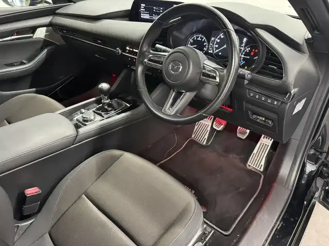 マツダ マツダ３ファストバック 20S プロアクティブ 三重県 2021(令3)年 8.6万km ジェットブラックマイカ 2.0L ガソリン/FF/6F/10.25インチナビ/（FM/AM/Bluetooth/USB/CD/DVD/TV/メモリーオーディオ/HDMI/CarPlay/AndroidAuto）/【OP】360°ビュー・モニター*/BOSEサウンドシステム（AUDIOPILOT2＋CenterPoint2＋12スピーカー）/純正エアロ『シグネチャースタイル』/ドライブレコーダー全方位/ETC/LegSport 2本出し チタンテールマフラー（エンドΦ100・車検OK）/i-ACTIVSENSE/運転支援/・速度標識警報/・ドライバーモニタリング*/リスク警報/・側方接近車両検知（前後）/・車線逸脱警報システム/・ブラインドスポットモニタリング/リスク回避支援/・ディスタンス＆スピードアラート/・レーンキープアシストシステム/事故回避支援/・スマートブレーキサポート（前進・後進）/・パーキングセンサー（前*後）/装備/・アクティブドライビングディスプレイ（HUD）/・電子パーキングブレーキ＆オートホールド/・左右独立オートエアコン/・レインセンサーワイパー/・オートライト/・アダプティブLEDヘッドライト（ALH）/・ステアリングスイッチ/・純正18inAW/・自動防眩ルームミラー/・保/・スマートキーx2/など