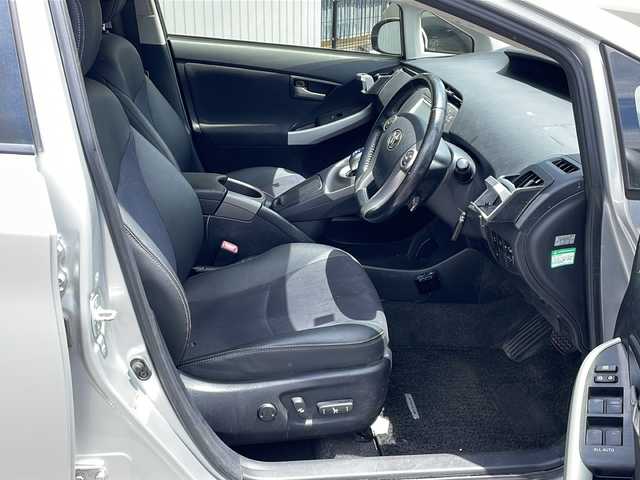 トヨタ プリウス G ツーリングセレクション 長野県 2012(平24)年 12.1万km シルバーM 純正メモリナビ（NSCP-W62）/・CD/Bluetooth/ワンセグTV/バックカメラ/ETC/社外15インチAW/ワイパーデアイサー/運転席パワーシート/クルーズコントロール/純正フロアマット/LEDオートライト/プッシュスタート/スマートキー/スペアキー/取扱説明書/保証書