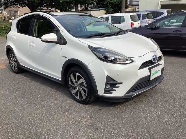 トヨタ アクア クロスオーバー 神奈川県 2017(平29)年 4.3万km ライムホワイトパールクリスタルシャイン ワンオーナー/衝突軽減ブレーキ/純正SDナビ フルセグTV/CD/Bluetooth/SD/AUX/バックカメラ/純正LEDヘッドライト/オートライト/フォグランプ/スマートキー/プッシュスタート/フロアマット/ドアバイザー/新車保証書/取扱説明書