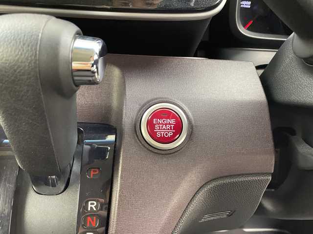 ホンダ Ｎ ＯＮＥ プレミアム Lパッケージ 鹿児島県 2013(平25)年 7.1万km プレミアムホワイトパール 社外ナビ/(Bluetooth/DVD/CD/FM/AM)/キセノンヘッドライト/フォグランプ/オートライト/純正14インチAW/革巻きステアリング/シートリフター/電動格納ミラー/ETC/スマートキ-