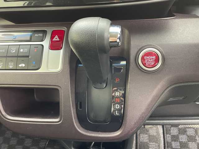 ホンダ Ｎ ＯＮＥ プレミアム Lパッケージ 鹿児島県 2013(平25)年 7.1万km プレミアムホワイトパール 社外ナビ/(Bluetooth/DVD/CD/FM/AM)/キセノンヘッドライト/フォグランプ/オートライト/純正14インチAW/革巻きステアリング/シートリフター/電動格納ミラー/ETC/スマートキ-