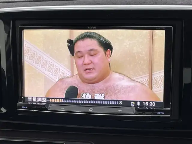 ホンダ Ｎ ＯＮＥ プレミアム Lパッケージ 熊本県 2013(平25)年 7.1万km プレミアムホワイトパール 社外ナビNX702/(Bluetooth/DVD/CD/FM/AM/SD/ipod)/社外ETC/アイドリングストップ/横滑り防止/オートエアコン/電動格納ミラー/キセノンヘッドライト/フォグランプ/オートライト/社外フロアマット/純正14インチAW/ドアバイザー/革巻きステアリング/電動格納ミラー/スマートキ-/プッシュスタート