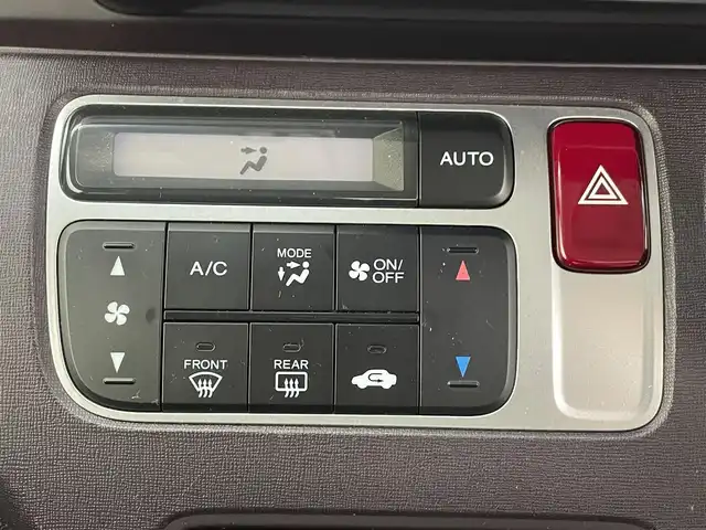 ホンダ Ｎ ＯＮＥ プレミアム Lパッケージ 熊本県 2013(平25)年 7.1万km プレミアムホワイトパール 社外ナビNX702/(Bluetooth/DVD/CD/FM/AM/SD/ipod)/社外ETC/アイドリングストップ/横滑り防止/オートエアコン/電動格納ミラー/キセノンヘッドライト/フォグランプ/オートライト/社外フロアマット/純正14インチAW/ドアバイザー/革巻きステアリング/電動格納ミラー/スマートキ-/プッシュスタート