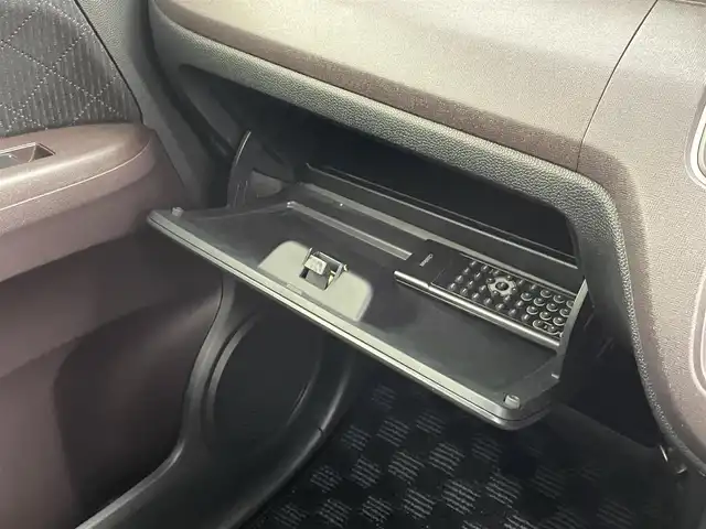 ホンダ Ｎ ＯＮＥ プレミアム Lパッケージ 熊本県 2013(平25)年 7.1万km プレミアムホワイトパール 社外ナビNX702/(Bluetooth/DVD/CD/FM/AM/SD/ipod)/社外ETC/アイドリングストップ/横滑り防止/オートエアコン/電動格納ミラー/キセノンヘッドライト/フォグランプ/オートライト/社外フロアマット/純正14インチAW/ドアバイザー/革巻きステアリング/電動格納ミラー/スマートキ-/プッシュスタート