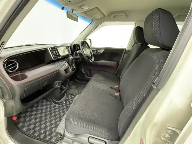 ホンダ Ｎ ＯＮＥ プレミアム Lパッケージ 熊本県 2013(平25)年 7.1万km プレミアムホワイトパール 社外ナビNX702/(Bluetooth/DVD/CD/FM/AM/SD/ipod)/社外ETC/アイドリングストップ/横滑り防止/オートエアコン/電動格納ミラー/キセノンヘッドライト/フォグランプ/オートライト/社外フロアマット/純正14インチAW/ドアバイザー/革巻きステアリング/電動格納ミラー/スマートキ-/プッシュスタート