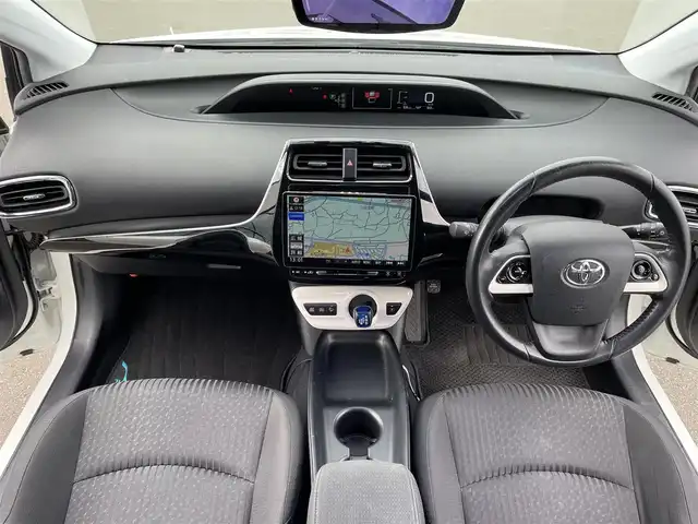 トヨタ プリウス S 東京都 2016(平28)年 6.4万km ホワイトパールクリスタルシャイン 10.5インチ大型ナビ（CN-F1X10D）/・Bluetooth接続/・フルセグTV/モデリスタエアロ（F・S・R）/ドライブレコーダー（ALPINE）/デジタルインナーミラー（ALPINE）/純正フロアマット/１５インチアルミホイール/クリアランスソナー/ドアバイザー/電格ミラー/ETC/スマートキー/スペアキー/取扱説明書