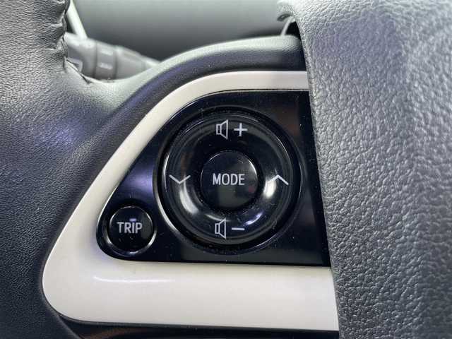 トヨタ プリウス S 東京都 2016(平28)年 6.4万km ホワイトパールクリスタルシャイン 10.5インチ大型ナビ（CN-F1X10D）/・Bluetooth接続/・フルセグTV/モデリスタエアロ（F・S・R）/ドライブレコーダー（ALPINE）/デジタルインナーミラー（ALPINE）/純正フロアマット/１５インチアルミホイール/クリアランスソナー/ドアバイザー/電格ミラー/ETC/スマートキー/スペアキー/取扱説明書