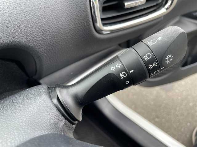 トヨタ プリウス S 東京都 2016(平28)年 6.4万km ホワイトパールクリスタルシャイン 10.5インチ大型ナビ（CN-F1X10D）/・Bluetooth接続/・フルセグTV/モデリスタエアロ（F・S・R）/ドライブレコーダー（ALPINE）/デジタルインナーミラー（ALPINE）/純正フロアマット/１５インチアルミホイール/クリアランスソナー/ドアバイザー/電格ミラー/ETC/スマートキー/スペアキー/取扱説明書