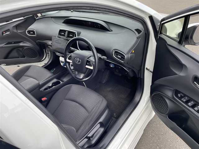 トヨタ プリウス S 東京都 2016(平28)年 6.4万km ホワイトパールクリスタルシャイン 10.5インチ大型ナビ（CN-F1X10D）/・Bluetooth接続/・フルセグTV/モデリスタエアロ（F・S・R）/ドライブレコーダー（ALPINE）/デジタルインナーミラー（ALPINE）/純正フロアマット/１５インチアルミホイール/クリアランスソナー/ドアバイザー/電格ミラー/ETC/スマートキー/スペアキー/取扱説明書