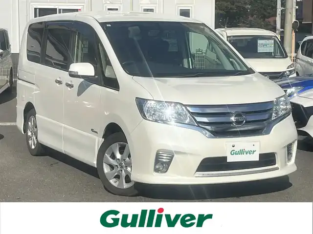 日産 セレナ ハイウェイS G Sハイブリッド 島根県 2013(平25)年 4.5万km ブリリアントホワイトパール 社外ＳＤナビ　/AM/FM/フルセグTV/ＤＶＤ再生/Ｂｌｕｅｔｏｏｔｈ接続)　/前後ドライブレコーダー　/ＥＴＣ　/バックカメラ　/両側パワースライドドア/クルーズコントロール　/スマートキー/プッシュスタート　/純正１６インチアルミホイール　/純正フロアマット
