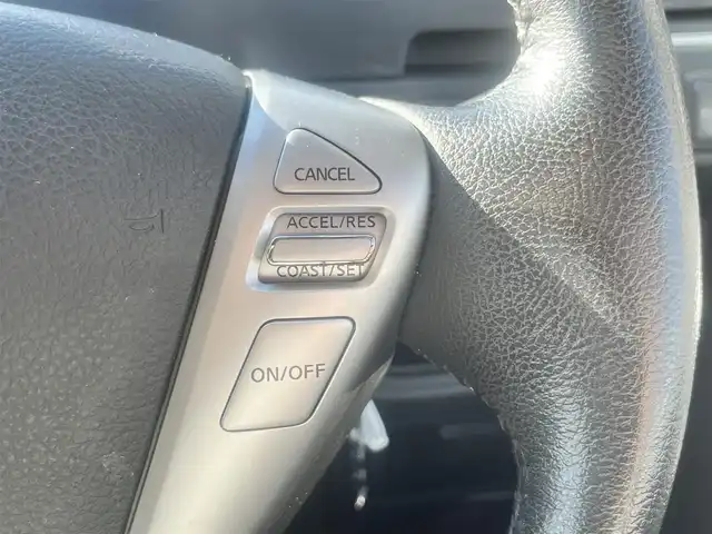 日産 セレナ ハイウェイS G Sハイブリッド 島根県 2013(平25)年 4.5万km ブリリアントホワイトパール 社外ＳＤナビ　/AM/FM/フルセグTV/ＤＶＤ再生/Ｂｌｕｅｔｏｏｔｈ接続)　/前後ドライブレコーダー　/ＥＴＣ　/バックカメラ　/両側パワースライドドア/クルーズコントロール　/スマートキー/プッシュスタート　/純正１６インチアルミホイール　/純正フロアマット