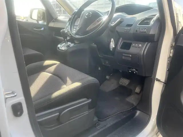 日産 セレナ ハイウェイS G Sハイブリッド 島根県 2013(平25)年 4.5万km ブリリアントホワイトパール 社外ＳＤナビ　/AM/FM/フルセグTV/ＤＶＤ再生/Ｂｌｕｅｔｏｏｔｈ接続)　/前後ドライブレコーダー　/ＥＴＣ　/バックカメラ　/両側パワースライドドア/クルーズコントロール　/スマートキー/プッシュスタート　/純正１６インチアルミホイール　/純正フロアマット